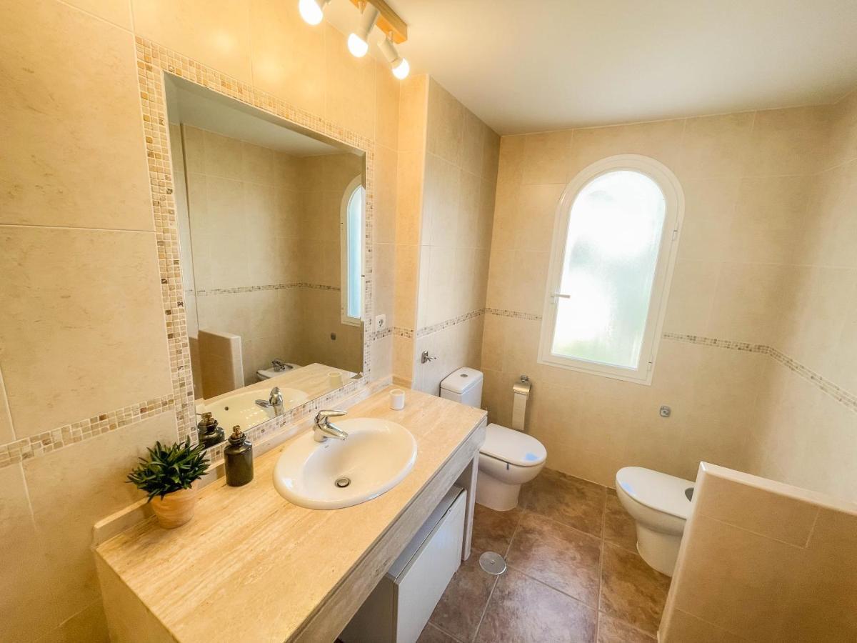 Villa Charming Townhouse With Sea Views & Pool In Altea Calp Exterior foto