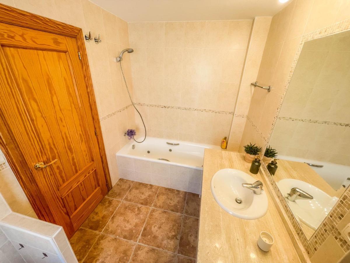 Villa Charming Townhouse With Sea Views & Pool In Altea Calp Exterior foto