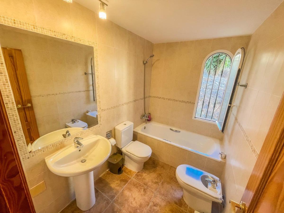 Villa Charming Townhouse With Sea Views & Pool In Altea Calp Exterior foto