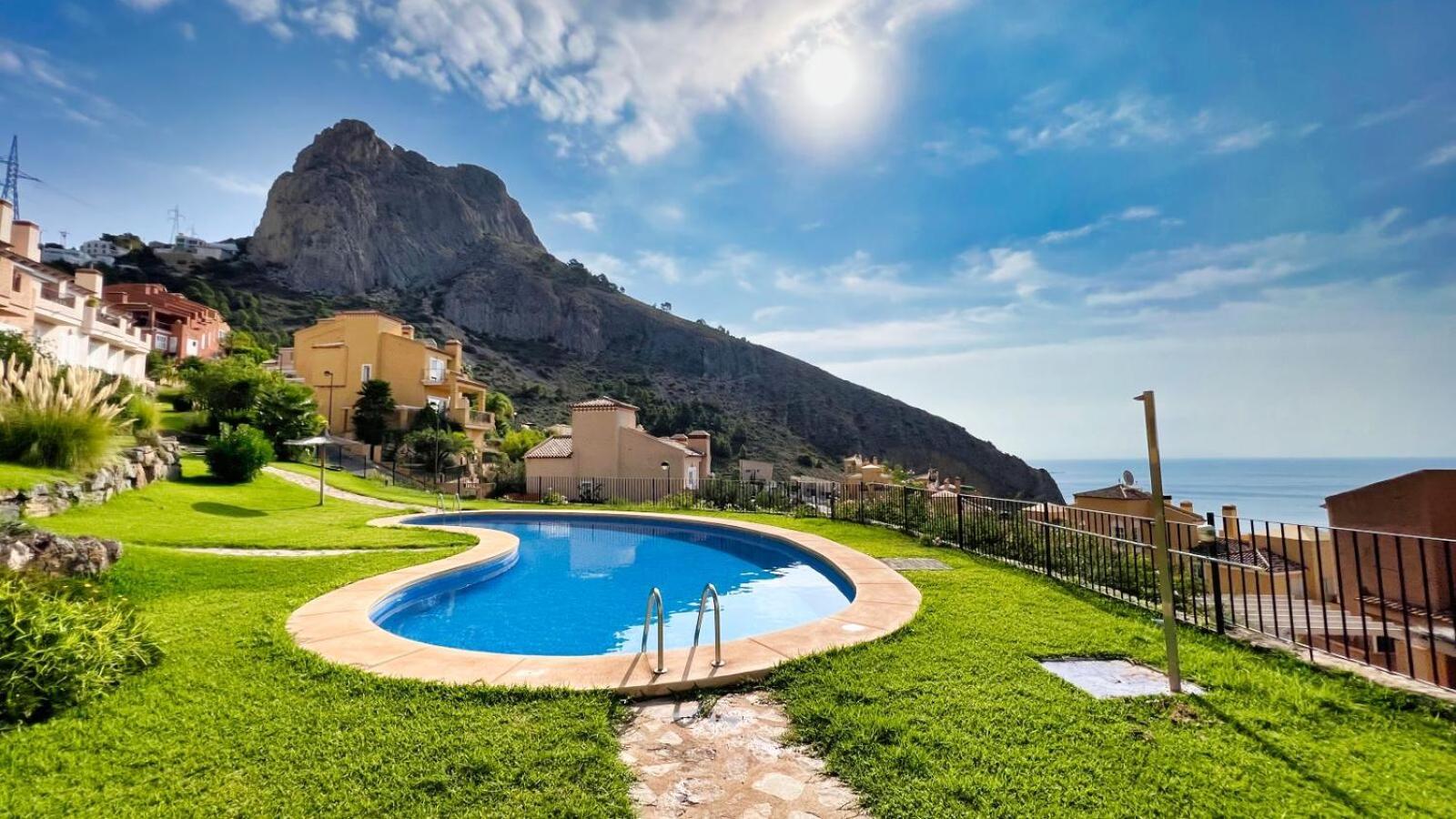 Villa Charming Townhouse With Sea Views & Pool In Altea Calp Exterior foto